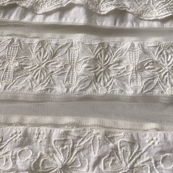 Feather Bone Sleeveless Tiered White Dress Lace Detail Size Medium - Picture 12 of 13